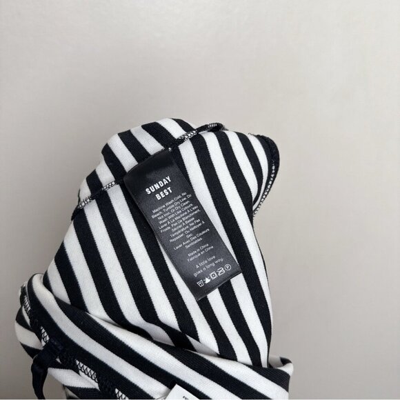 Aritzia Womens Large Sunday Best Vneck Striped Bodysuit - Picture 8 of 12